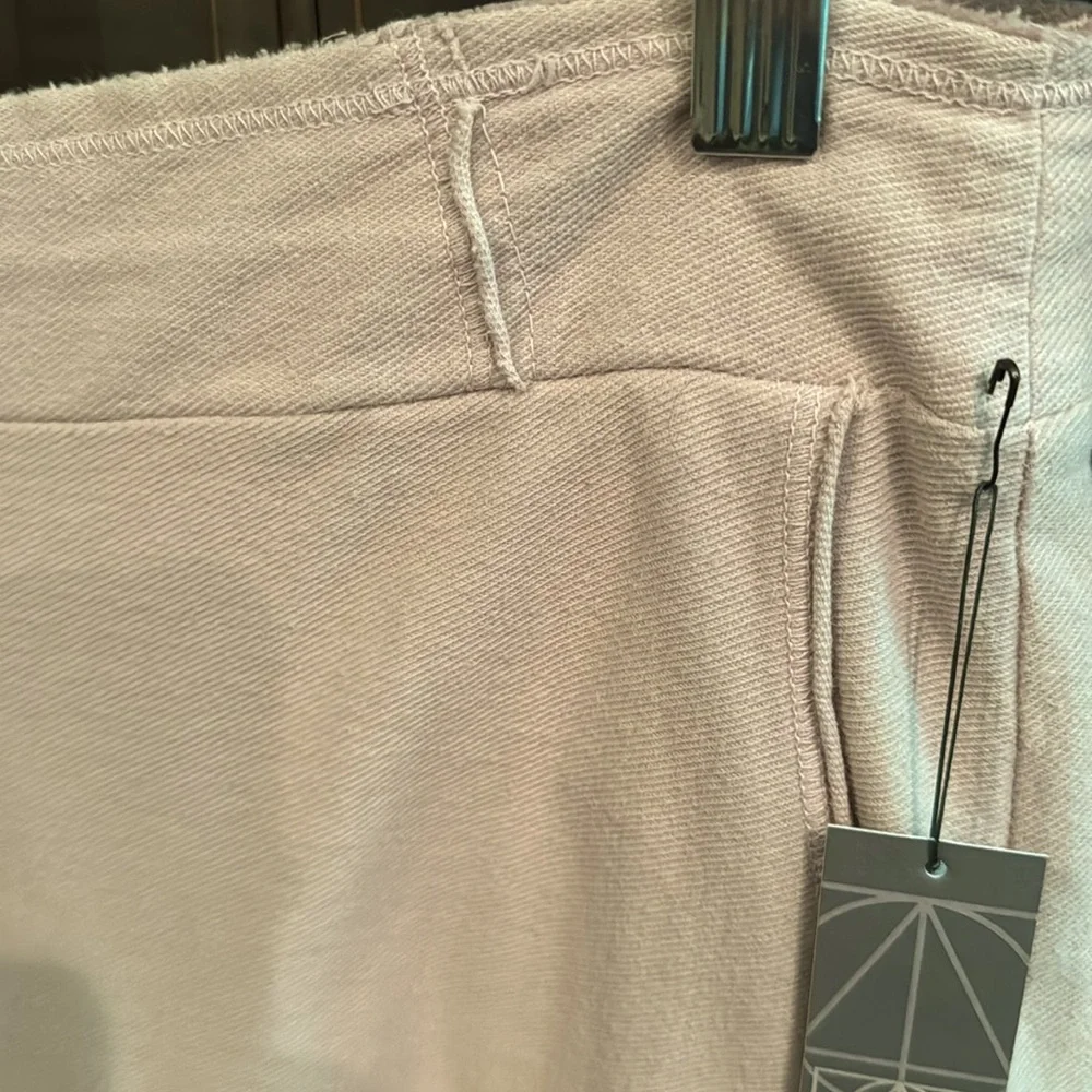 Errant Knit Short - Picture 3 of 4